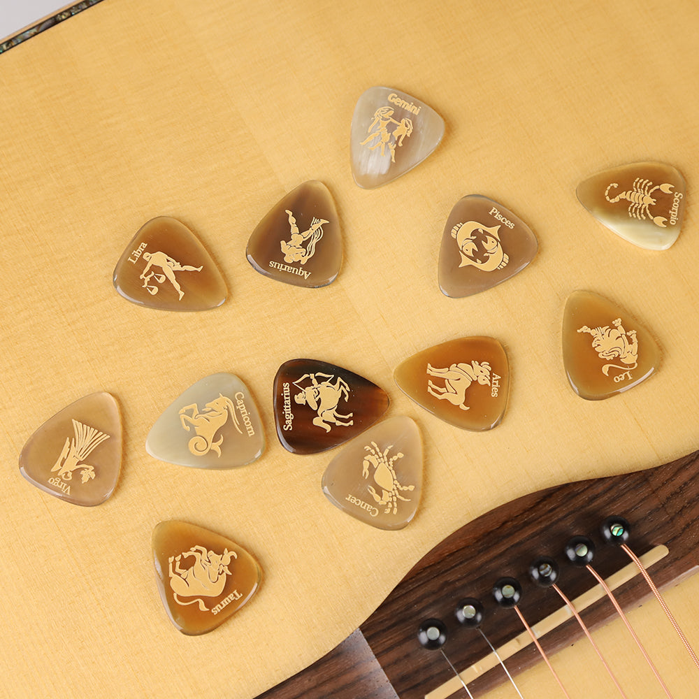 Timber tones ティンバー トーンズ ZODIAC TONESシリーズ ZDT-◯◯-1 半透明のバッファローホーン ギターピック 1枚入り