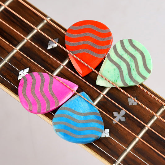 Timber-tones ティンバー・トーンズ JAZZY TONESシリーズ MAX JAZYM バッファロー・ボーン ティアドロップ型ギターピック 速弾きに適 イギリス製