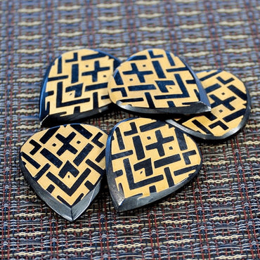 Timber-tones ティンバー・トーンズ TRIB-◯◯ ギターピック 黒バッファローホーン 1枚入り