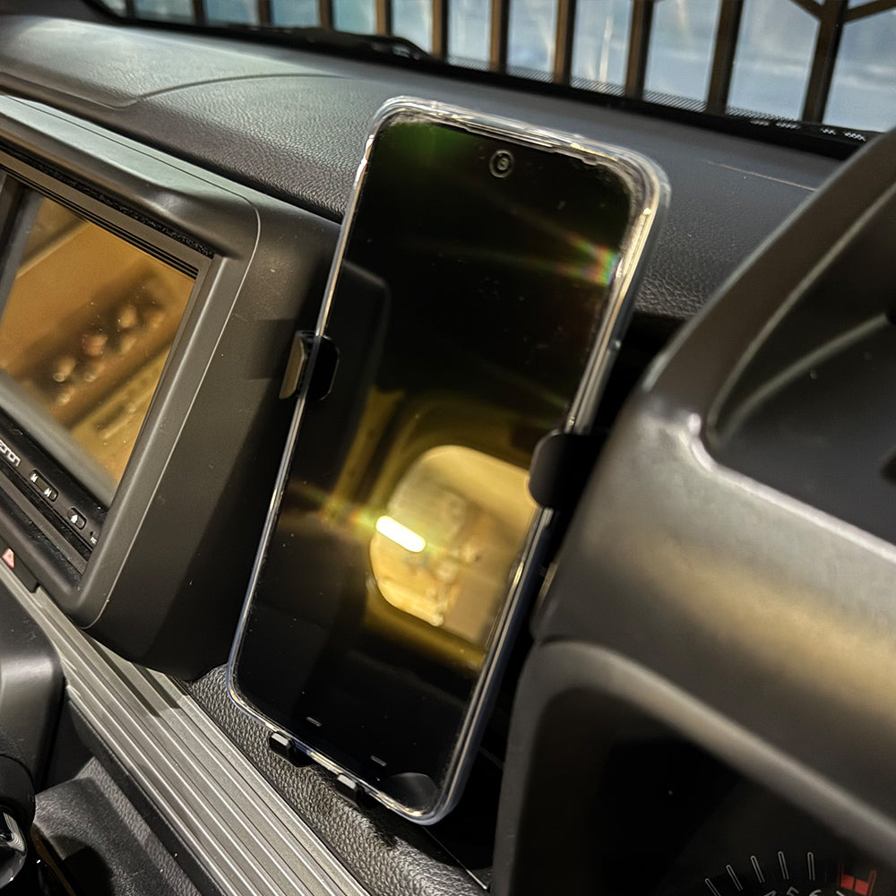 GK FACTORY ホンダN-VAN/N-BOX/N-ONE専用丸型エアコン吹き出し口スマホホルダー 2カラー