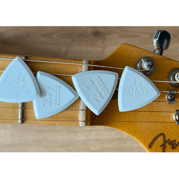 ChickenPicks Bermuda III Pointy 2.1/2.7mm トライアングル型 ギターピック 1枚