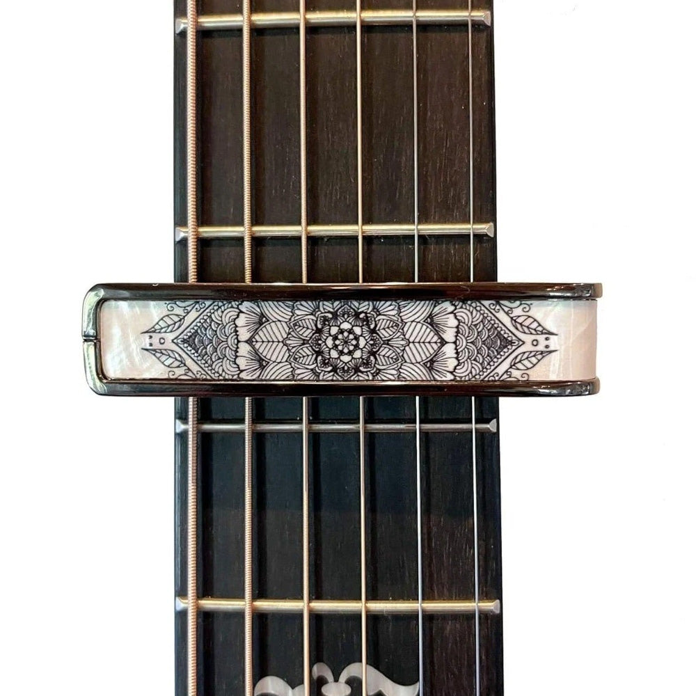 Thalia Capos ギターカポタスト Black Chrome Pearl Mandala TH-CB201-17