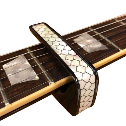 Thalia Capos ギターカポタスト Black Chrome Pearl Dragon Scales TH-CB202-01