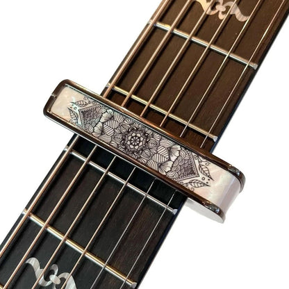 Thalia Capos ギターカポタスト Black Chrome Pearl Mandala TH-CB201-17