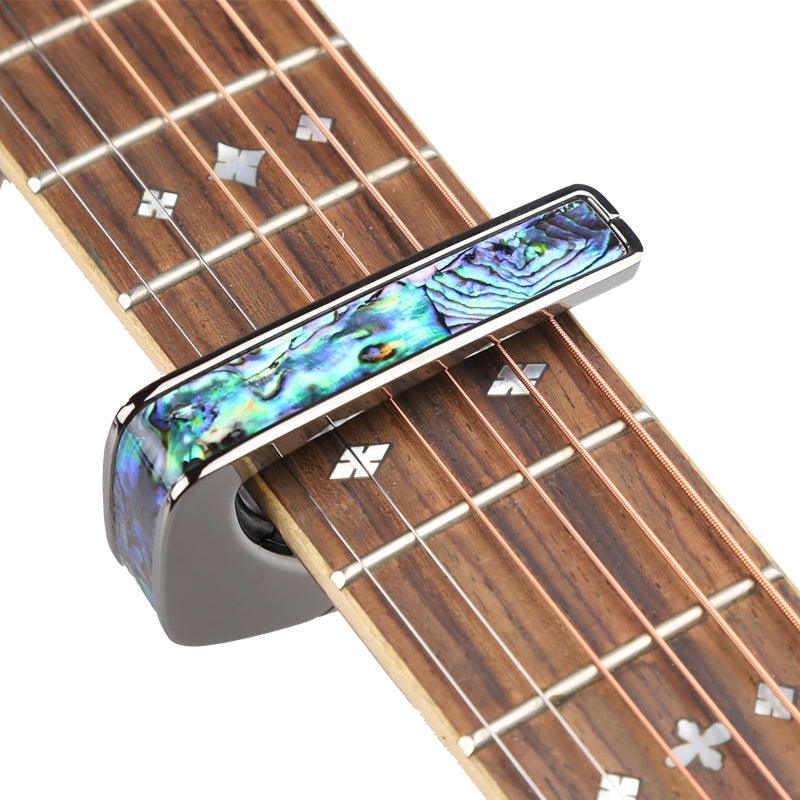 Thalia Capos ギターカポタスト Black Chrome w/Blue Abalone Inlay TH-CB200-BA【並行輸入】