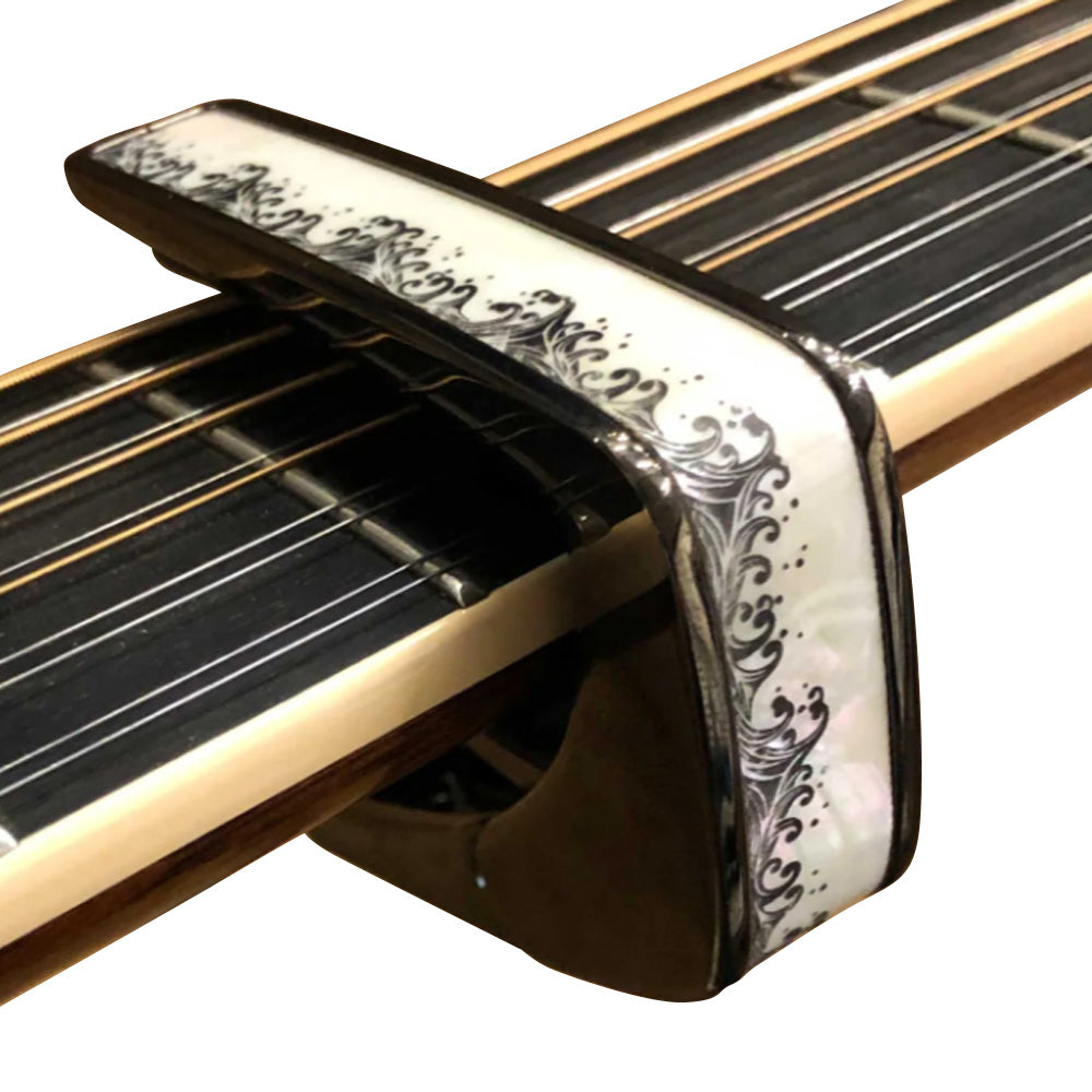 Thalia Capos ギターカポタスト Black Chrome White Pearl Waves TH-CB201-01